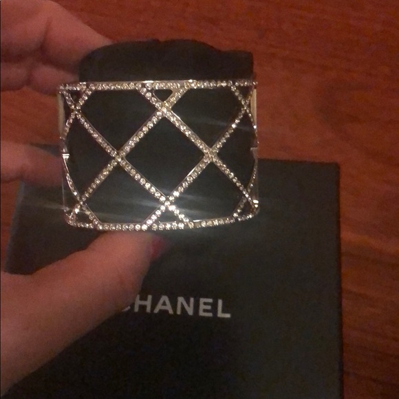 CHANEL Crystal Bracelet - Picture 3 of 8